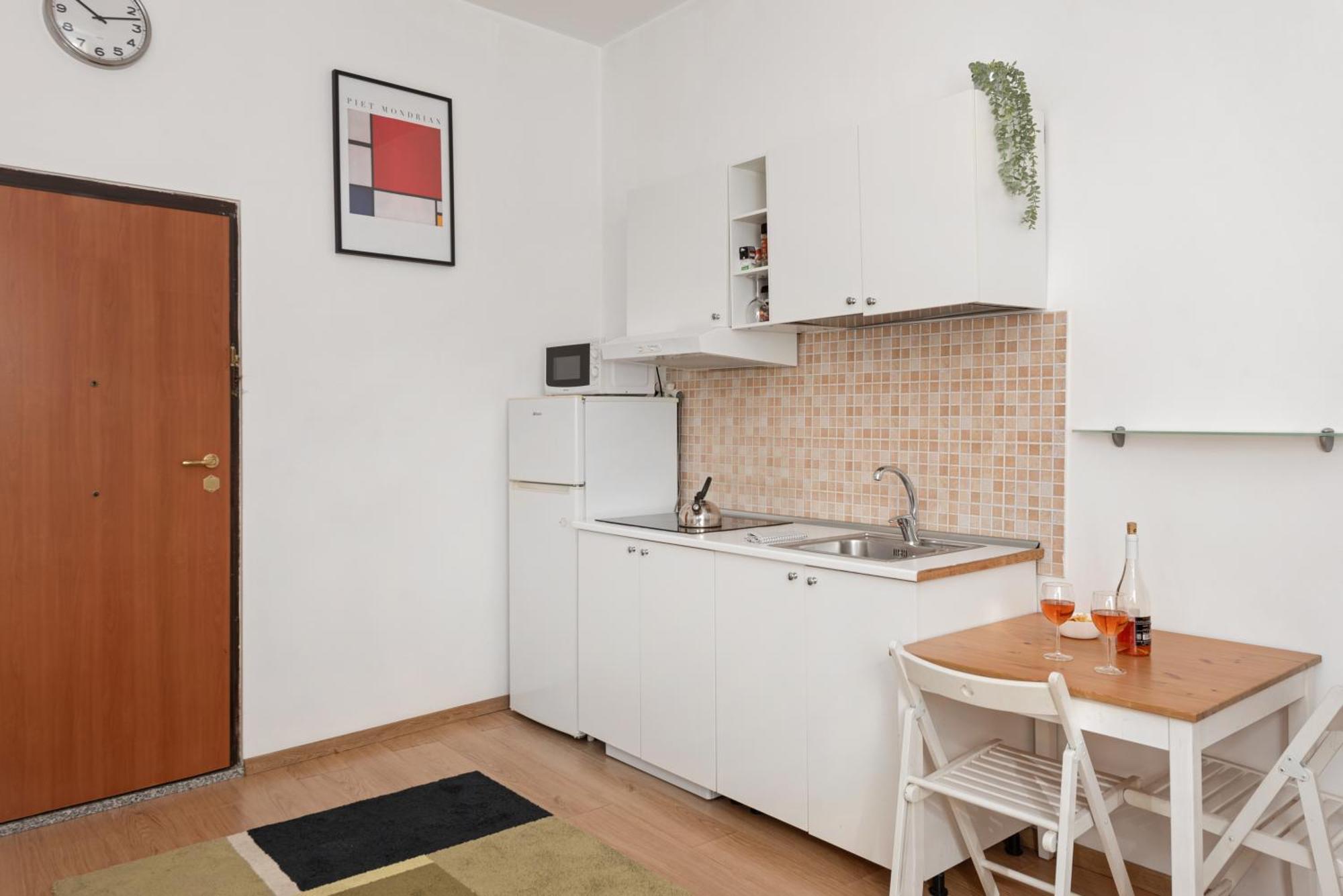 Central Little Basic Apartment 로마 외부 사진